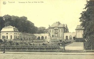 Tournai - Parc et hôtel de ville