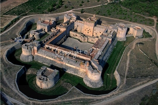 forteresse-de-salses-le-chateau.jpg