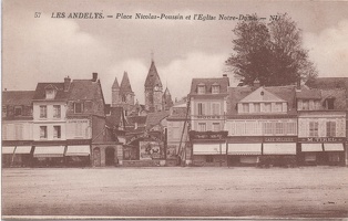 Les Andelys-Place-Nicolas-Poussin-et-l-Eglise-Notre-Dame