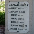 Heuqueville Monuments aux morts