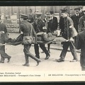 AK-Belgien-Soldaten-transportieren-einen-Verwundeten-Rotes-Kreuz
