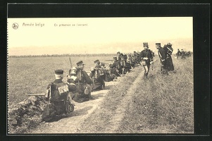 AK-Belgische-Infanterie-in-Erwartung-eines-feindlichen-Angriffes