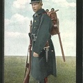 AK-Genie-Tenue-de-route-belgischer-Pionier-in-Uniform-mit-Gewehr-und-Tornister