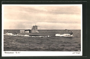 AK-U-Boot-U15-in-voller-Fahrt-Mannschaft-an-Deck