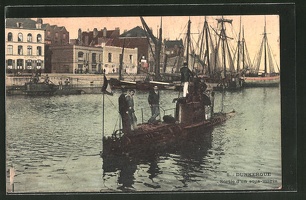 AK-Dunkerque-Sortie-d-un-sous-marin-kleines-U-Boot-laeuft-aus