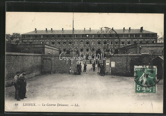 AK-Lisieux-La-Caserne-Delaunay (1).jpg