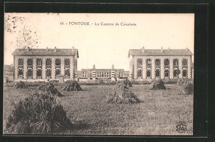 AK-Pontoise-la-Caserne-de-Cavalerie