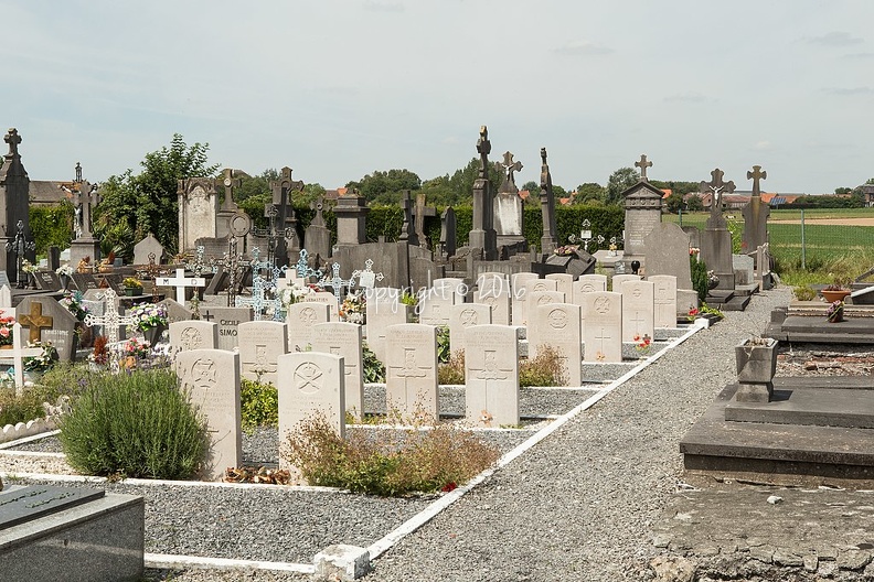 1024px-Taintignies_Communal_Cemetery_-3.jpg